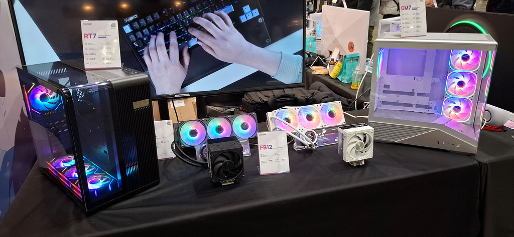 YESTON & 1stPlayer - RT7 & GM7 PC Case