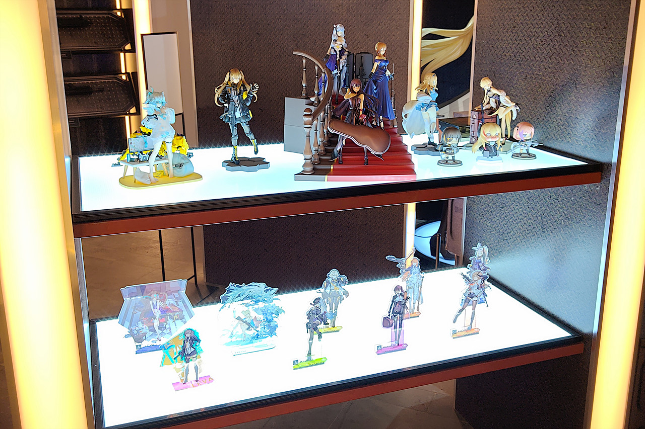 Girl's Frontline 2 : Exilium GALLERY - Scale Figure & Acrylic Stand